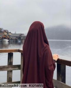 Je cherche une femme portant le hijab authentique